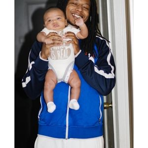 Meet your Posher, Bee